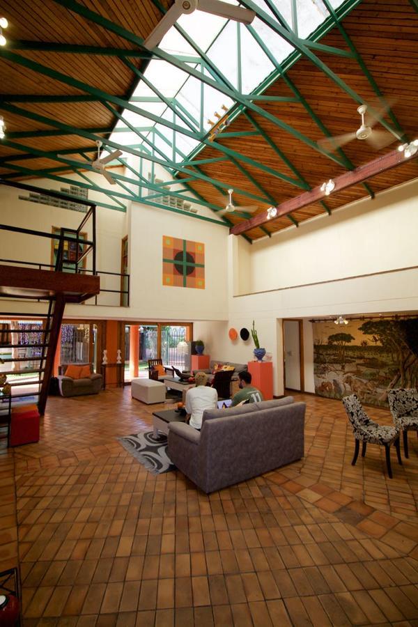 Flatdog Lodge Victoria Falls Eksteriør bilde