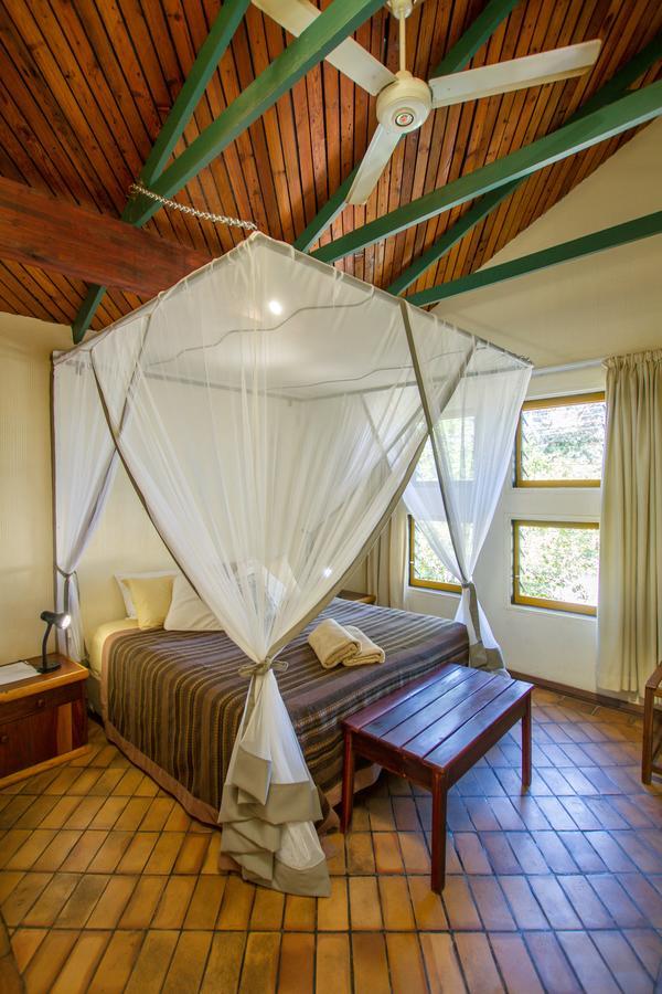 Flatdog Lodge Victoria Falls Eksteriør bilde