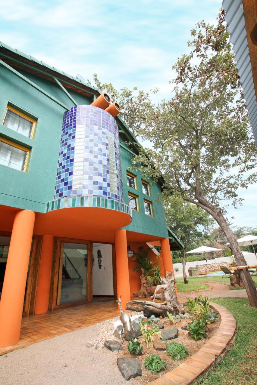 Flatdog Lodge Victoria Falls Eksteriør bilde
