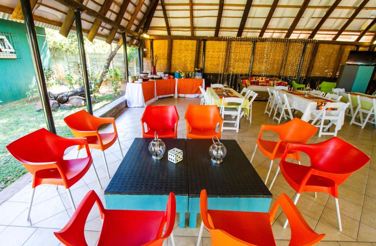 Flatdog Lodge Victoria Falls Eksteriør bilde